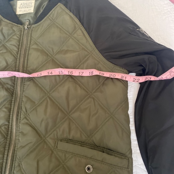 Ashley Outwear L jacket - Picture 2 of 5